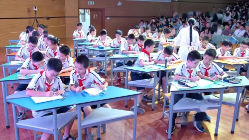 《乘法运算的再认识》人教版五上数学新课标研讨课优课视频