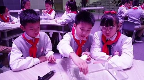 《潜水艇沉浮的秘密》2024人教版小学科学研讨课优课视频