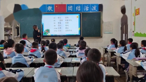 《在牛肚子里旅行》2024部编版语文三年级上册-眉山天府新区清水小学-陈淑兰