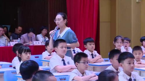 《在牛肚子里旅行》2023部编版三上语文任务群展示课视频