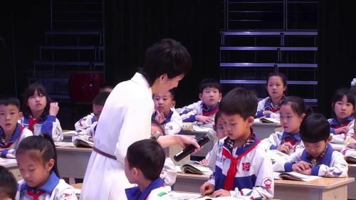 《总也倒不了的老屋》2024“南北名师”新课标示范课视频