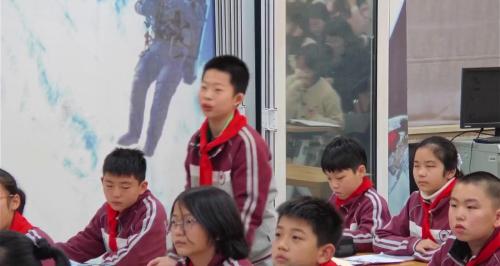 《Project1 A holiday album 》译林版六上英语课内外融合教学赛课视频4