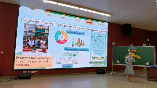 《At the farm》2024人教版三下英语整体教学说课视频