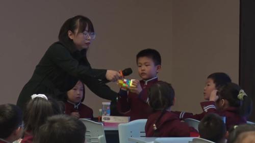 《认识立体图形》北师大版一下数学“构建新课标、新教材下的课堂新样态”研讨课视频