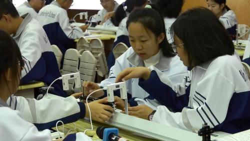 《动量守恒定律》人教版高二物理第16届全国青年教师赛课视频