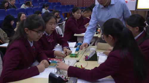 《电流与电压和电阻的关系》2025人教版九年级物理第16届全国青年教师赛课视频