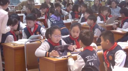 《飞向蓝天的恐龙》2025人教版四下语文把握文体特征 落实语文素养整本书阅读推进课视频