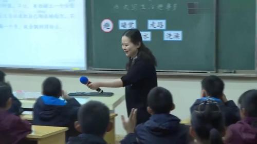 《太空生活趣事多》2025部编版语文二下公开课优质课