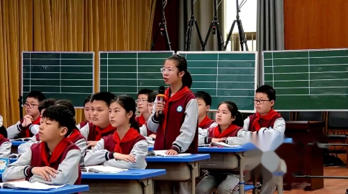 《十六年前的回忆》2025部编版六下语文数字赋能教学观摩课视频