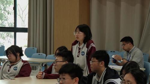 《AI时代带来的思维风暴》2025高一年级AI时代独创性思维主题班会视频