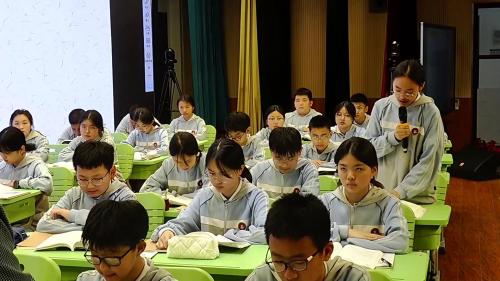 《去芜存菁 分析选材特点》部编版七下语文依标教学名师课堂展示课视频