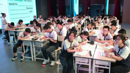 《When tomorrow comes Are you ready 》初中生职业生涯2025研讨课视频