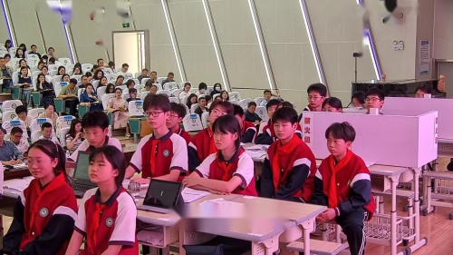 《各美其美——红色皖东 校园美术作品展》人教版七年级美术“教研江淮行皖美课堂”2025研讨课视频