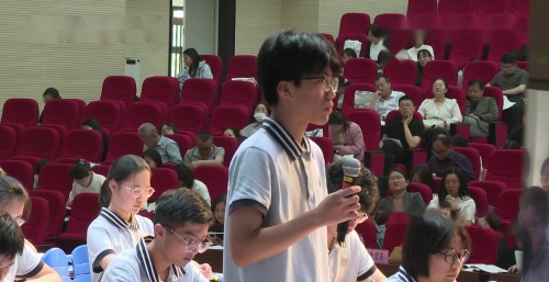 《茶馆》2025部编版高二必修下新课程背景下的中学语文课堂教学高质量发展实施路径探索名师研讨课视频-肖洋