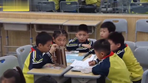 《低碳生活每一天 地球发烧了》版本四上小学道德与法治公开课视频