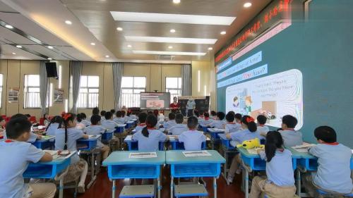 《Unit 5 A Let’s talk & Let’s learn》新人教三下英语2025研讨课视频