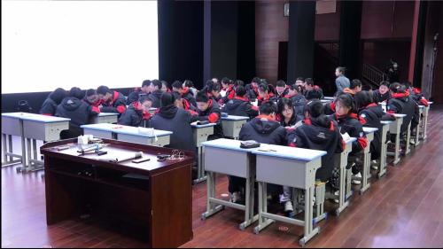 《微与著：见微知著，远景入情》部编版浙江省高中语文教学评审活动公开课视频