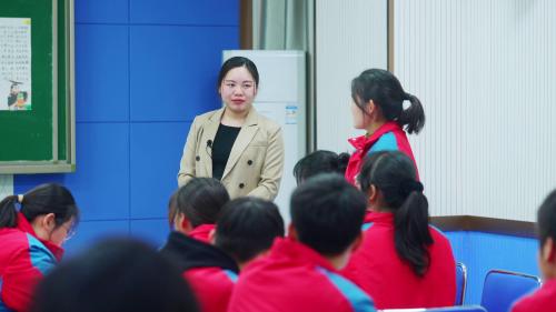 部编版高二语文选择性必修中册-第6课时学写人物短评优质课视频