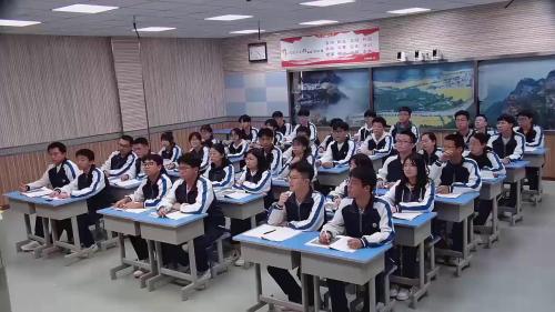 部编版高二语文选择性必修上册-第4课时《中国人民站起来了》《别了，“不列颠尼亚”》群文阅读优质课视频