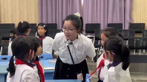 《U3 Amazing animals B Let s talk》人教版三上新教材新实施2025研讨课视频