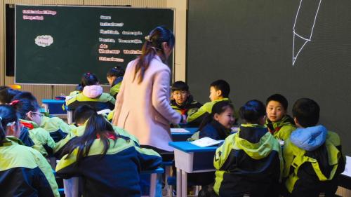 《Unit1 School things(Period2)》译林版三年级下册英语观摩课视频
