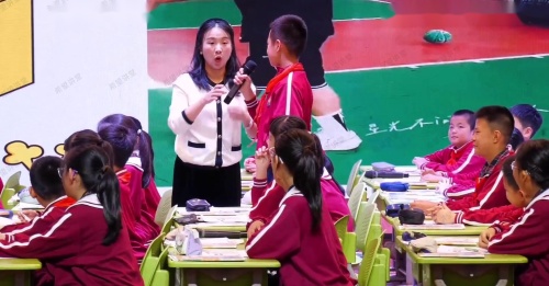 《“漫画”老师》部编版五上语文课程教学改革2025研讨课视频