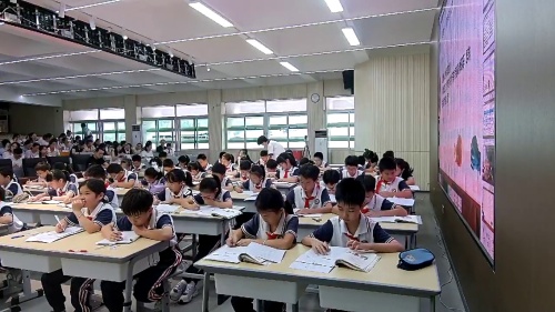 《”漫画“大师》部编版五上语文教研活动展示课视频