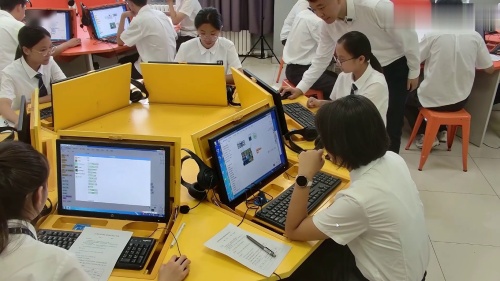 《反馈控制有算法-探秘倒车雷达》人教版八年级-2025初中信息科技课堂实录视频