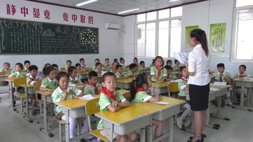 部编版道法一年级上册-郭老师《新年的礼物》优质课教学视频