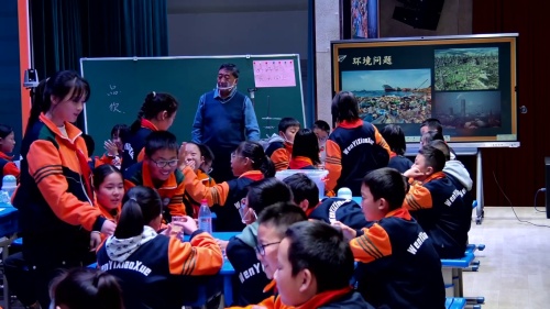 《美丽的化学变化》教科版六年级科学2024展示课视频