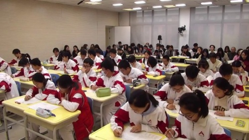 《问题导向下的完形填空》初中英语中考复习课视频