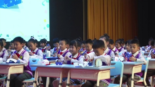 《长方体纸盒的展开》人教版三上数学2025云南省小学数学“好课堂”教学展示课视频