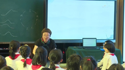 《苏木地伟》苏少版六下音乐2024观摩展示课视频